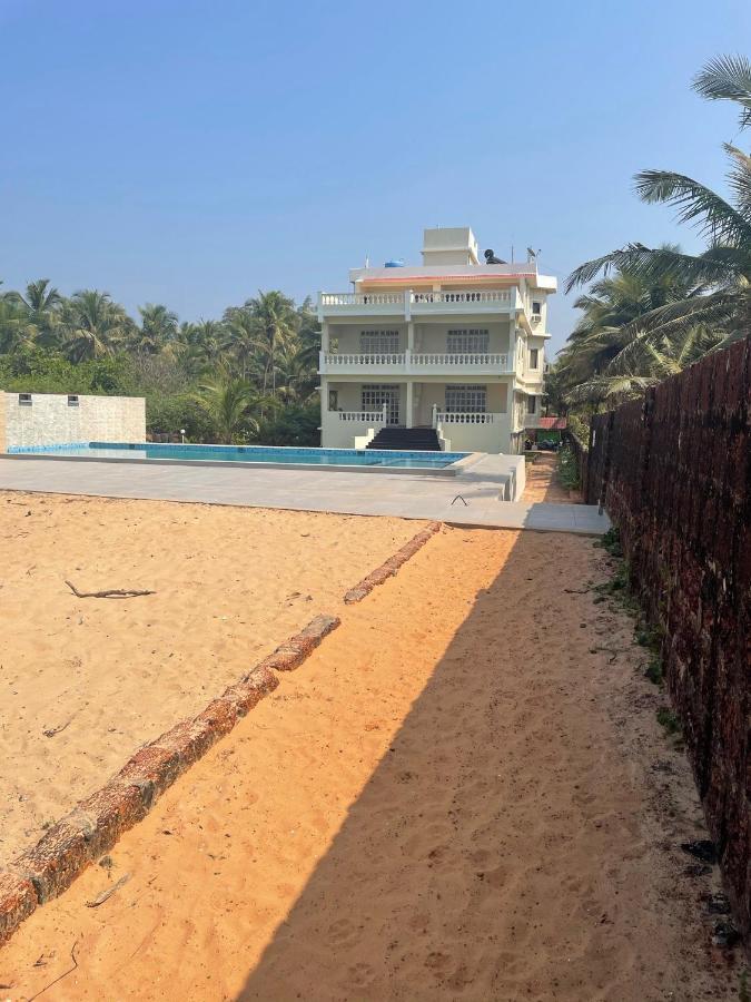 Kay'S By The Sea Hotel Ajgaon Buitenkant foto