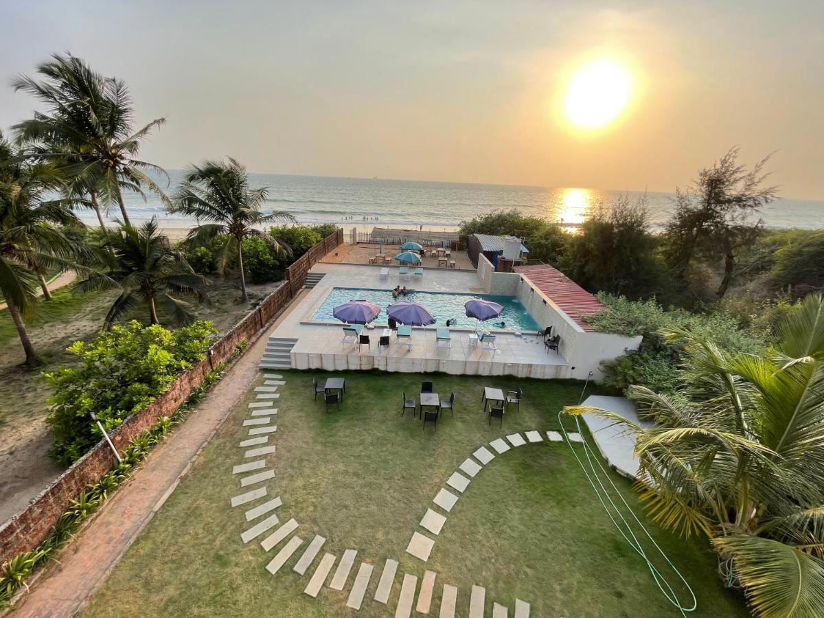 Kay'S By The Sea Hotel Ajgaon Buitenkant foto