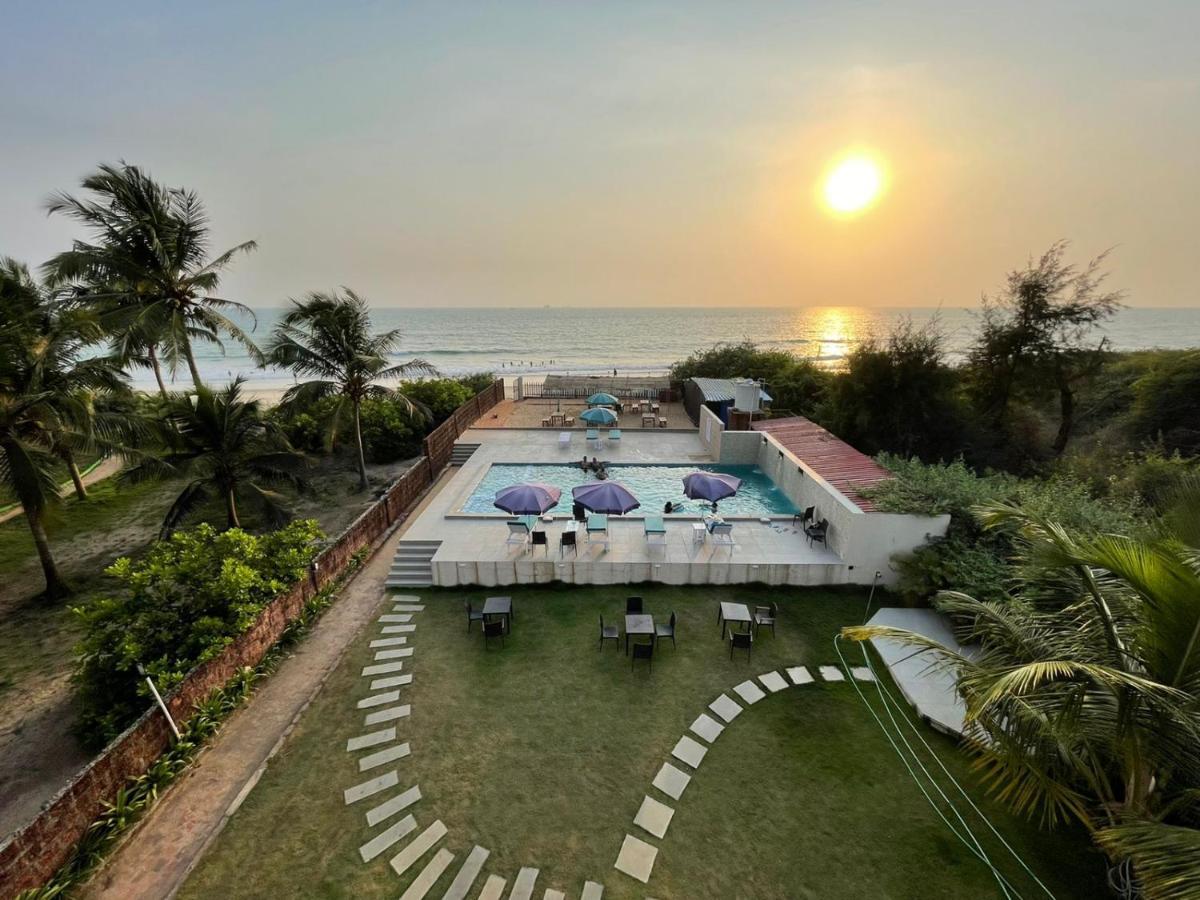 Kay'S By The Sea Hotel Ajgaon Buitenkant foto