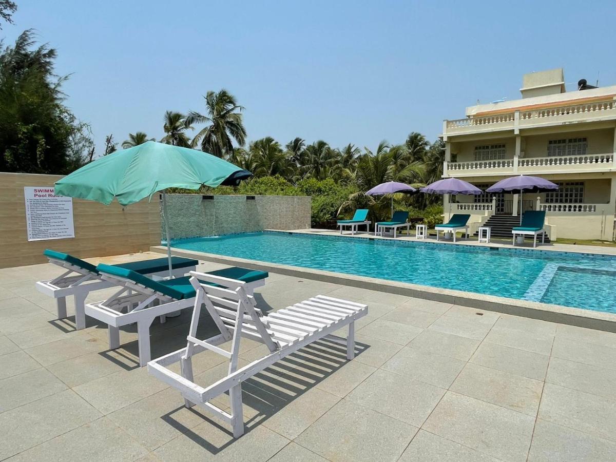 Kay'S By The Sea Hotel Ajgaon Buitenkant foto
