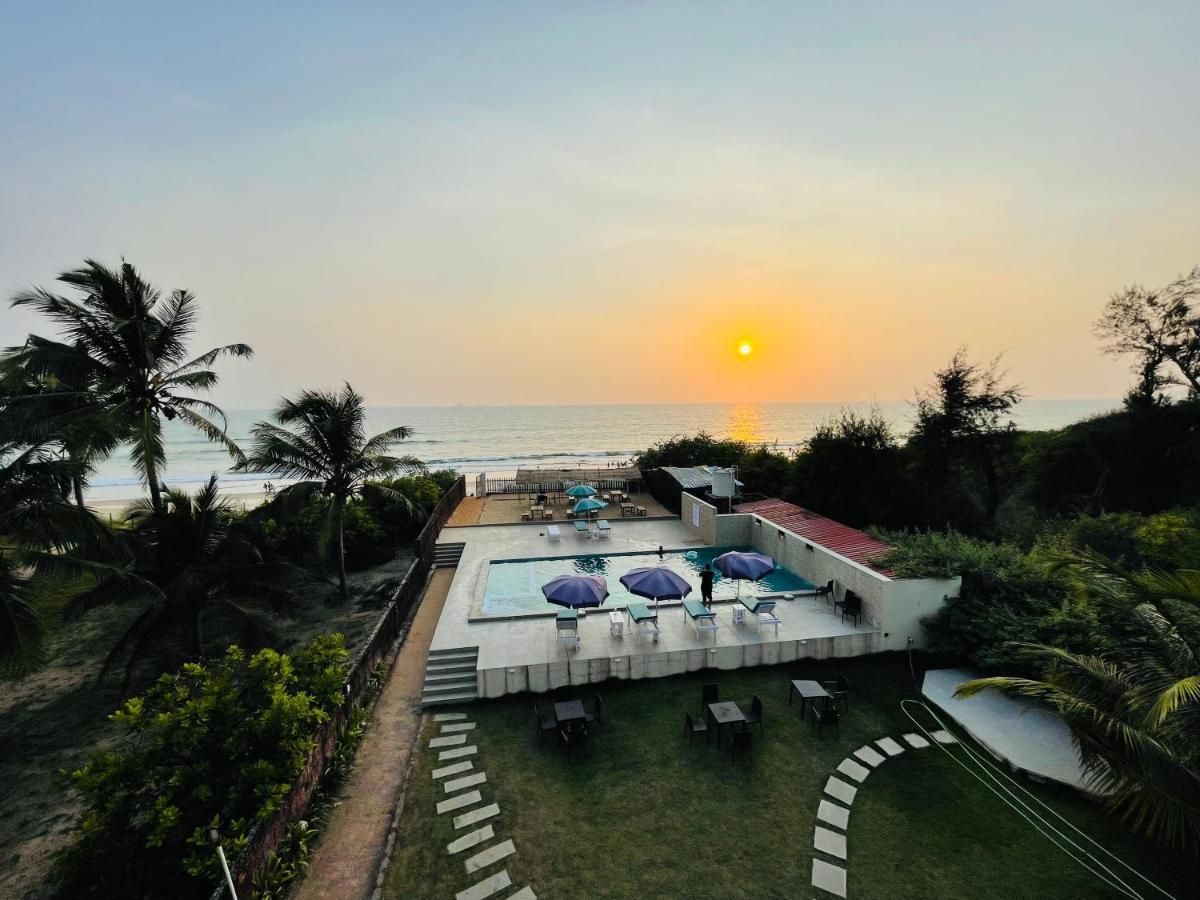 Kay'S By The Sea Hotel Ajgaon Buitenkant foto