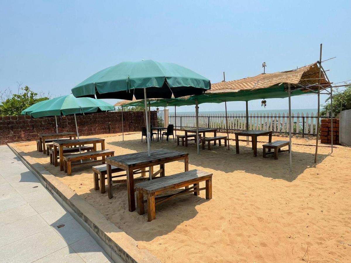 Kay'S By The Sea Hotel Ajgaon Buitenkant foto