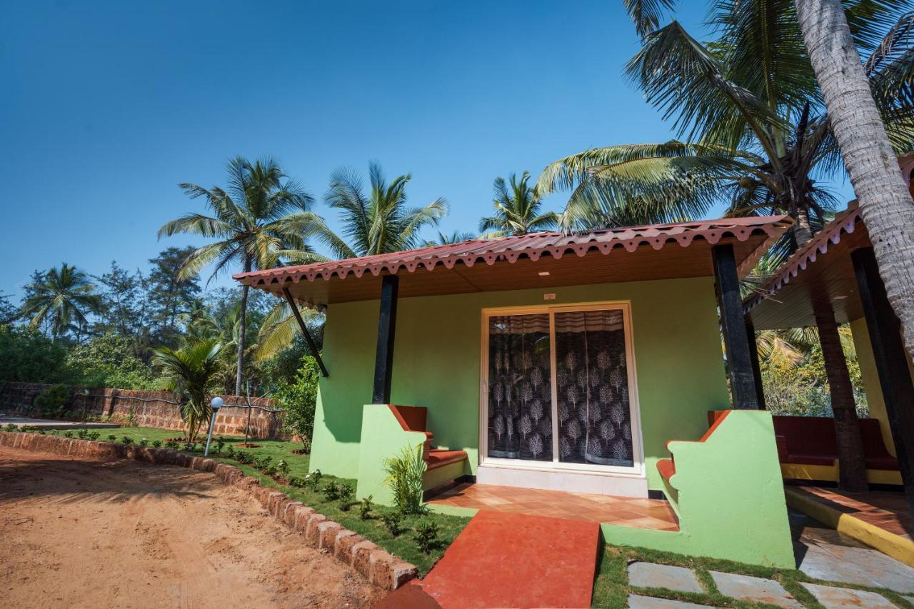 Kay'S By The Sea Hotel Ajgaon Buitenkant foto